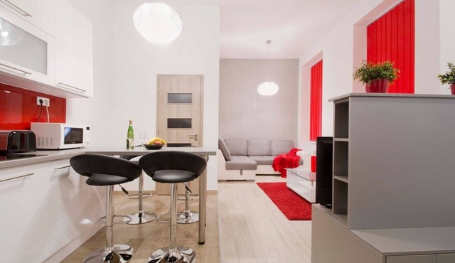 Explore city from this amazing design 1BDRM home, best price, great location!