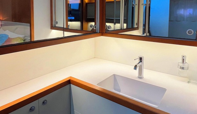 Explore Islands on a Crewed Premium All-Inclusive Yacht