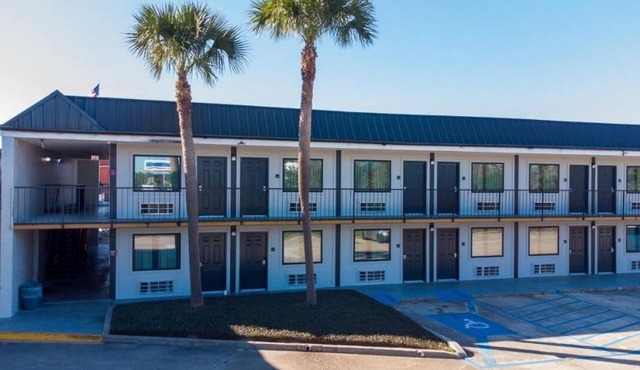 Explore New Orleans w/Comfortable Base Near French Quarter – 3 Affordable Units