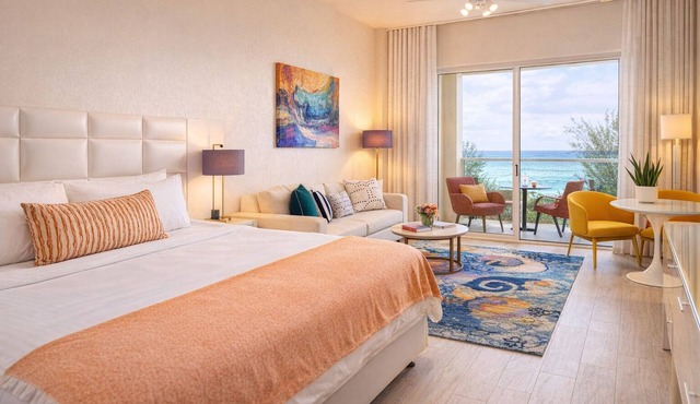 Explore Rockley Beach! Free Breakfast, Wi-Fi and Beach Sunbeds, Swimming Pool!