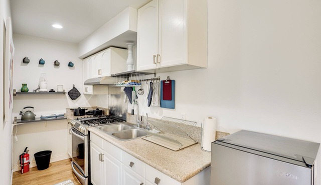 Explore SoCal! Cozy Retreat Near Disney & Beaches
