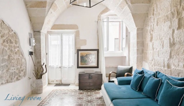 Explore the Historic City on Foot from an Old Town House
