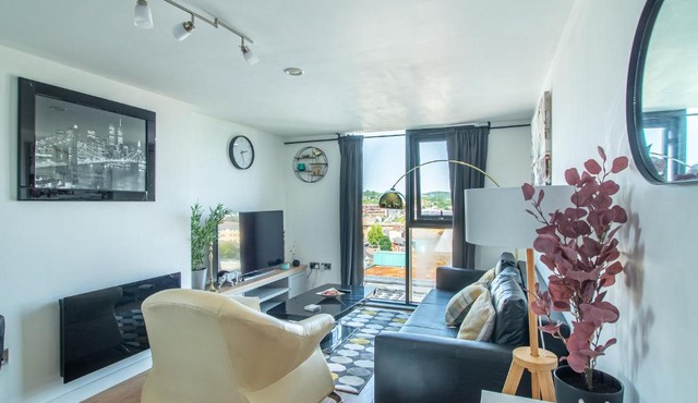 Exquisite 2-bedroom Apartment - City Centre