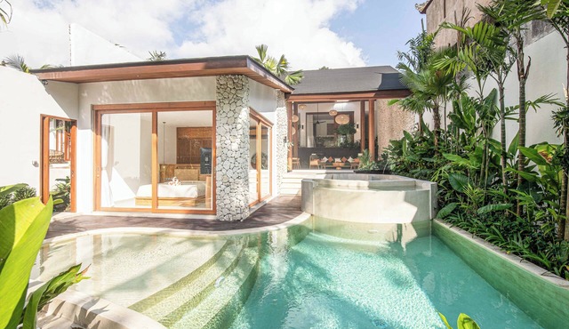 Exquisite 2BR Villa Jungle View, 8 Mins to Ubud
