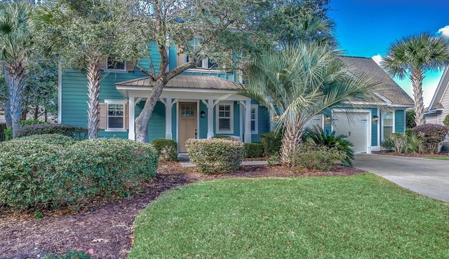 Exquisite 4 Bdrm in Desirable Banyan Neighborhood