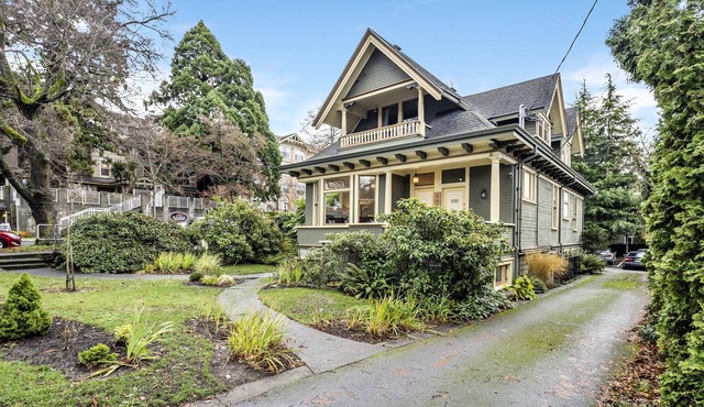 Exquisite Garden Haven in Fairfield