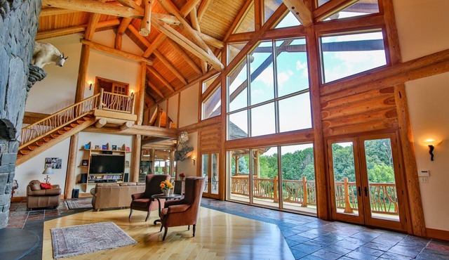 Exquisite Log Home