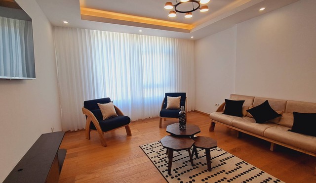 Exquisite Sanctuary Of Luxury 2-Bedroom, 3-Bathroom, with Extra Room & kitchen