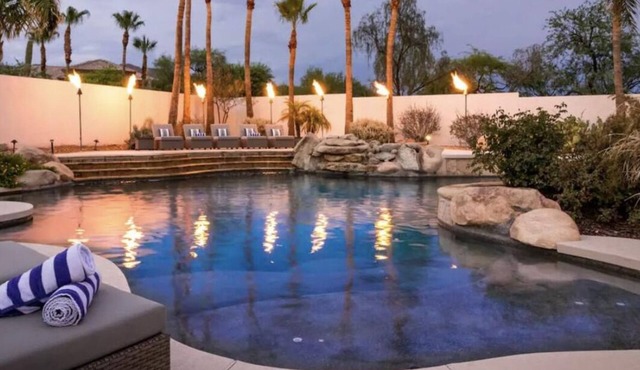 Exquisite villa in beautiful Scottsdale - privacy, pool, pickle ball