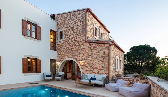 Exquisite Villa Mesogea with spacious rooms and private pool