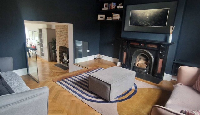 Extended 3BD SplitLevel Cottage in Popular Village