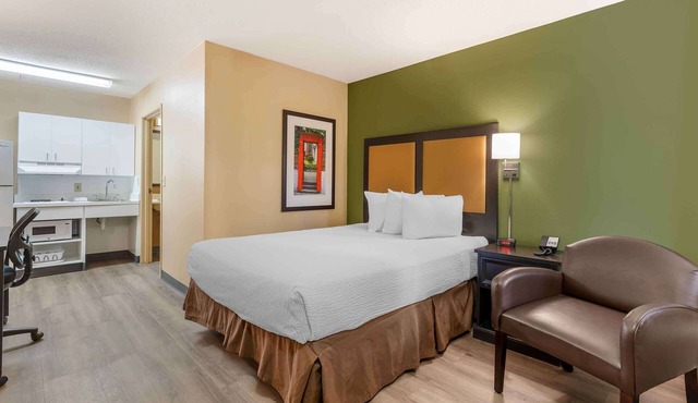 Extended Stay America Select Suites - St. Louis - Westport - E Lackland Rd