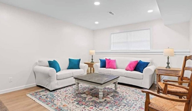 Extended Stay - Park Place #3 - Stylish, Comfort, & Convenience, Just Like Home