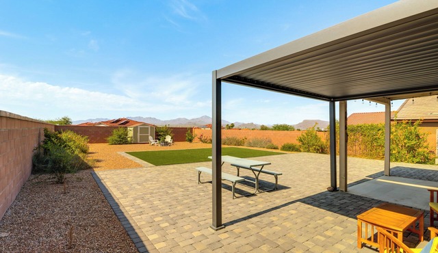 Extended-Stay Tucson Escape w/Office & EV Charger