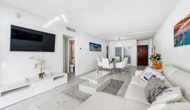 Extraordinary beach condo with incredible view!