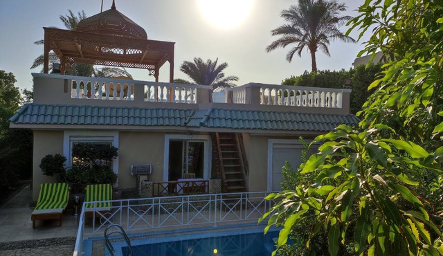 Extremely private Villa with Pool & Garden and entrance for private Beach