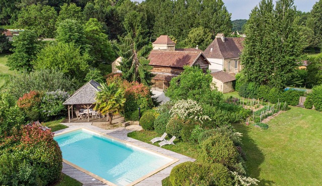 Extremely well-equipped recent house 2km from Sarlat town center