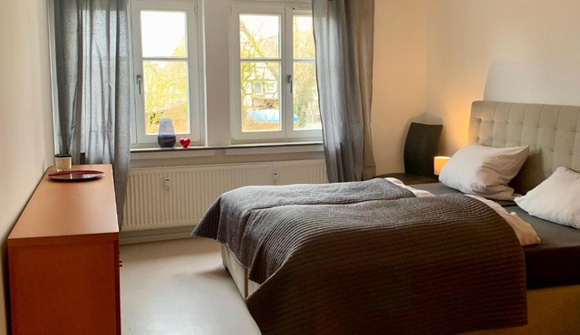 Für Gruppen und Familien -2 Wohnungen mit 5 Schlafzimmern, 2 Bädern, großem Wohnzimmer, Parkplätzen