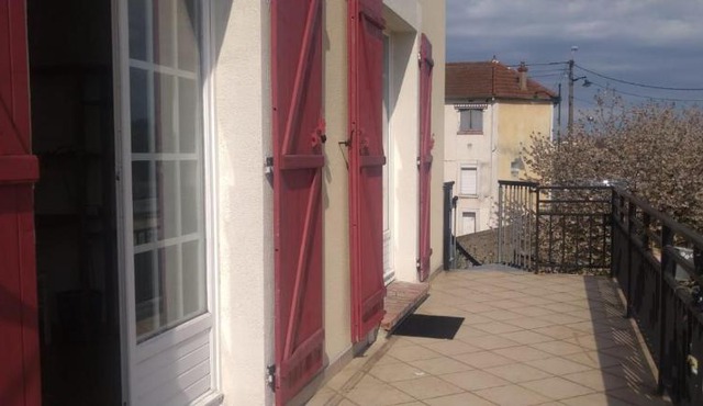 F2 accueillant de 54 m² refait à neuf