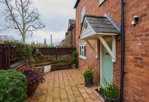 Fab 2-Bed Cotswolds Cottage with Private Courtyard