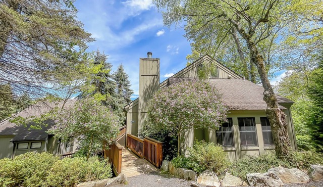 Fab Lakeview + Lake Access + Dock Slip + Hot Tub!