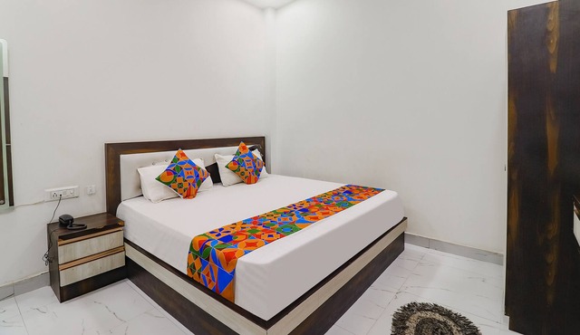 Fabhotel Chahat Palace