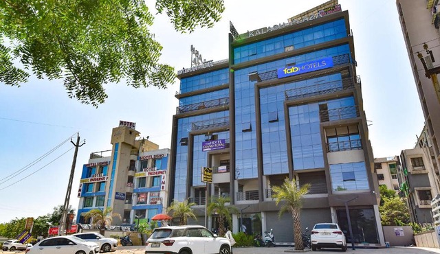 FabHotel Dev Palace
