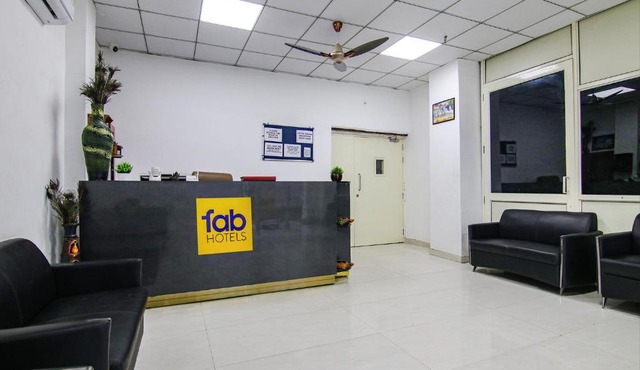 FabHotel Grand City