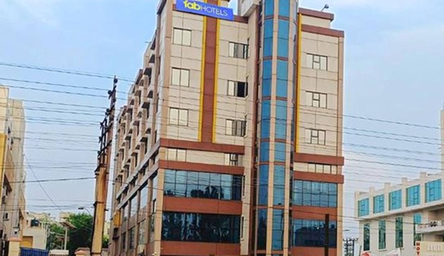 Fabhotel Green I