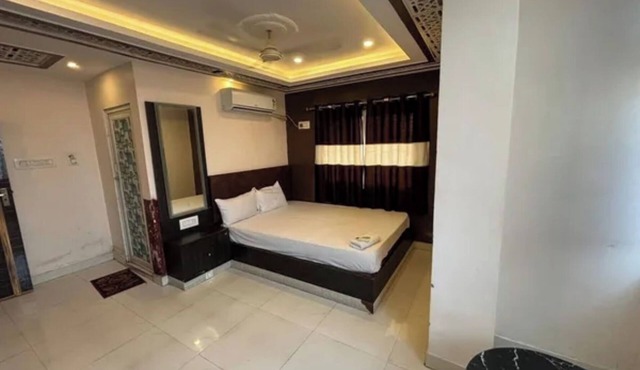FabHotel Leechi Lodging & Fooding - Nr. AIIMS