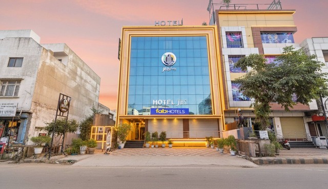 Fabhotel Lfc