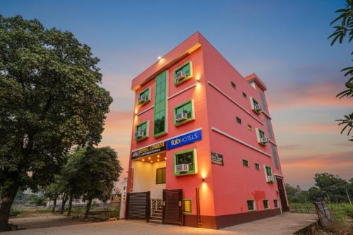 FabHotel Lumbini International - Nr Sarnath Museum
