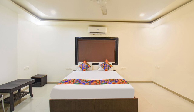 Fabhotel Nirvana