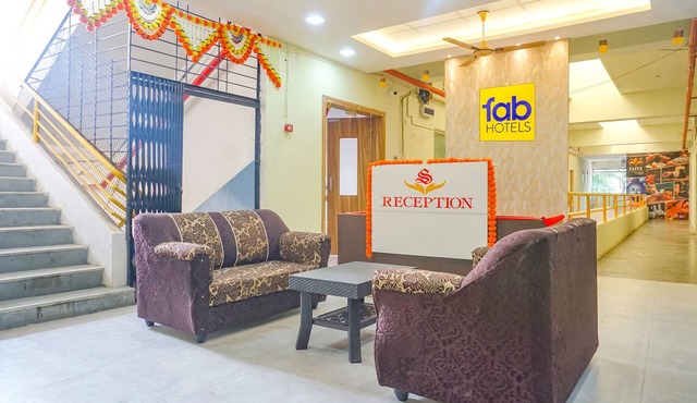 FabHotel Om Sai I