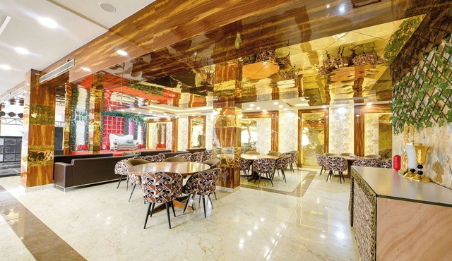 Fabhotel Prime The Golden Petals & Banquet