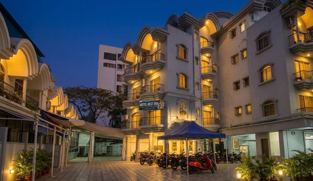 Fabhotel Rest Inn