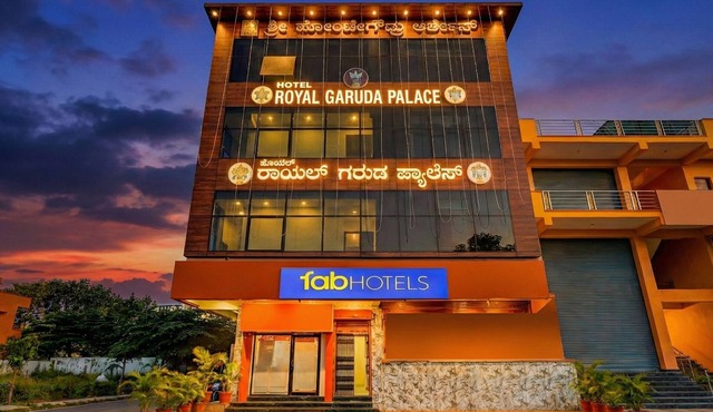 Fabhotel Royal Garuda Palace