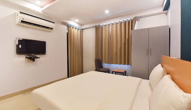 FabHotel Rushank Palace - Near Jawahar Circle, World Trade Park