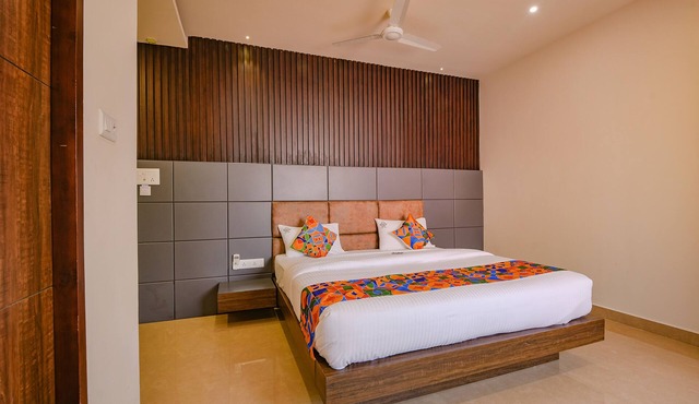 Fabhotel Senthur Inn