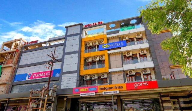 FabHotel SR Square