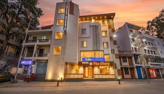 Fabhotel The Glory