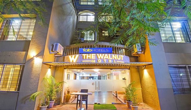 Fabhotel The Walnut