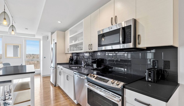 Fabulous 2br 2ba unit lake view