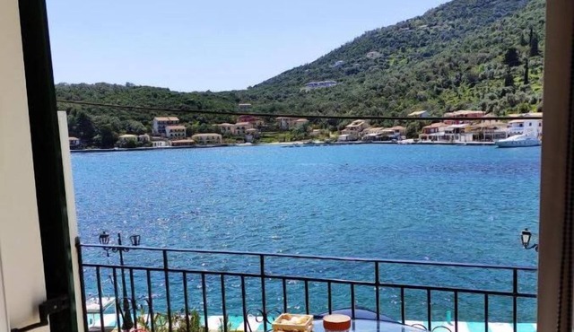 Fabulous apt. w breakfast near the sea