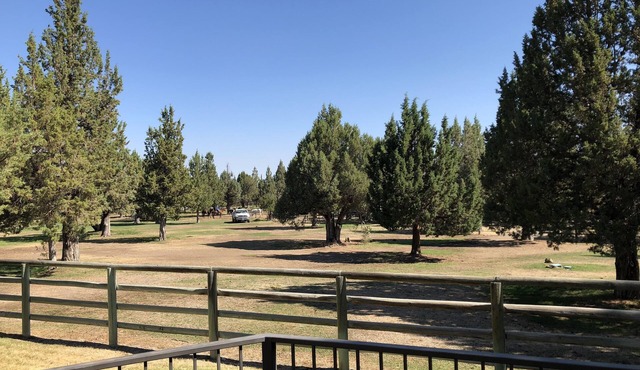 Fabulous Eagle Crest Resort Juniper Meadow, Private Hot Tub, Golf Course, Pool