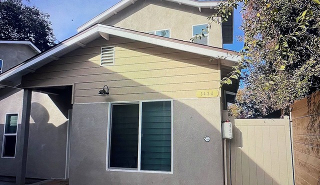 Fabulous two-story 3-bedroom house with AC in South Pasadena