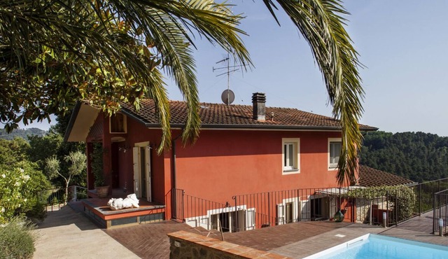 Fabulous Villa between Art and Nature. Large patio and extraordinary pool