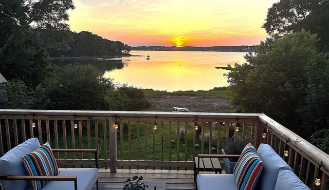 Fabulous waterfront home in Buzzards Bay/Cape Cod