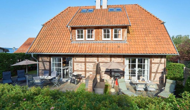 Fachwerkhäuser Seedorf - Haushälfte "Sophie Charlott" mit Kamin und Terrasse