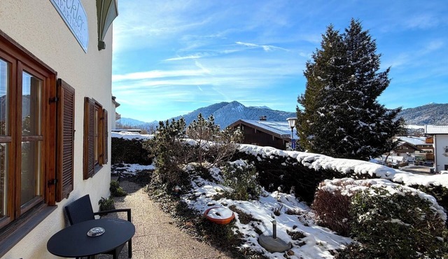 Fackler Apartments 3 Blauberg - Bavarian Comfort and Mountain View in Tegernsee